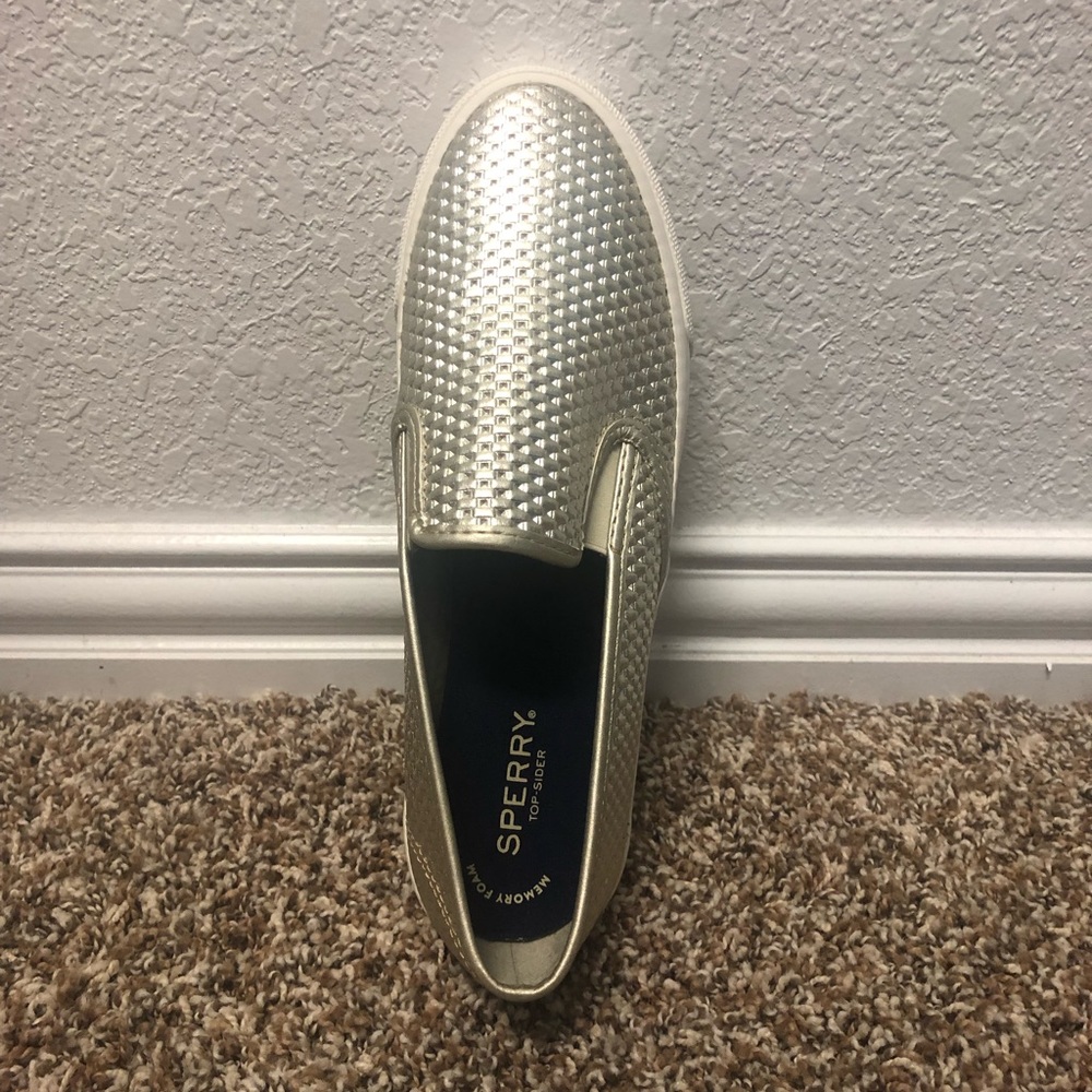 sperry seaside perf leather